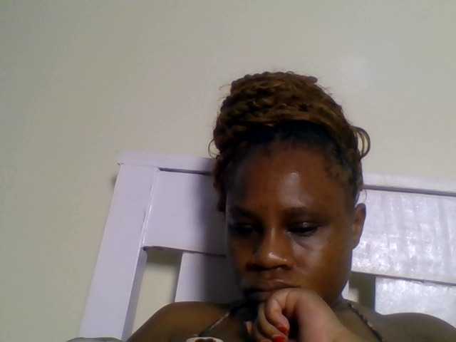 Ebonitah live cam on BongaCams