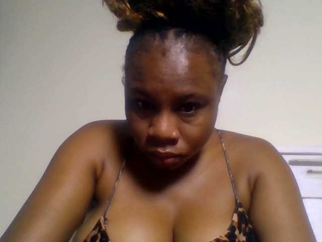 Ebonitah live cam preview