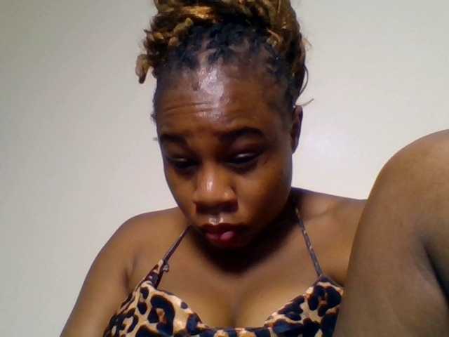 Ebonitah live cam on BongaCams
