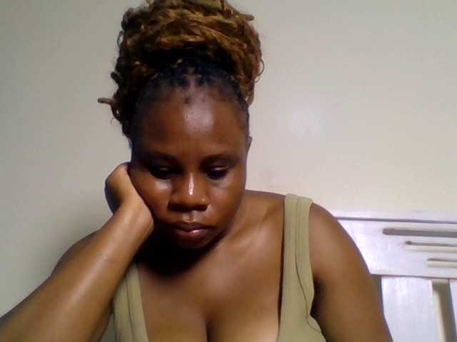 Ebonitah live cam on BongaCams