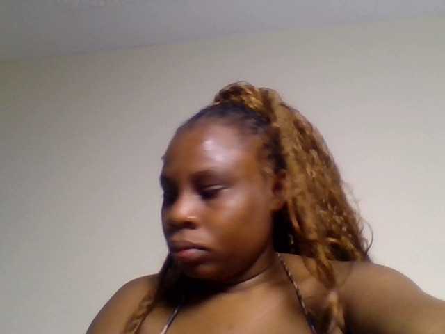 Ebonitah live cam on BongaCams