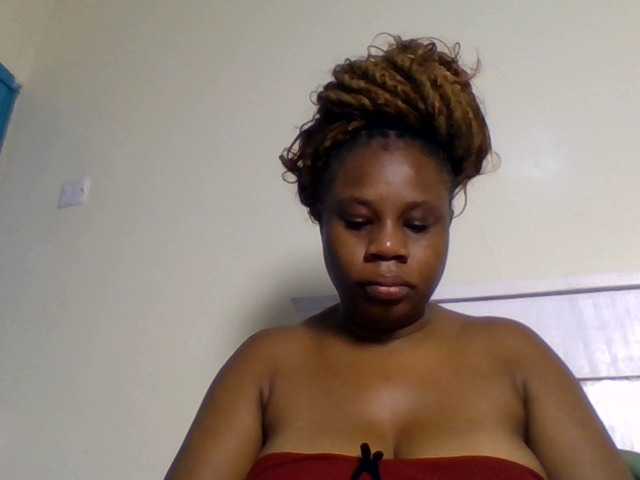 Ebonitah live cam on BongaCams