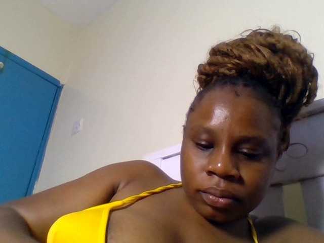 Ebonitah live cam on BongaCams