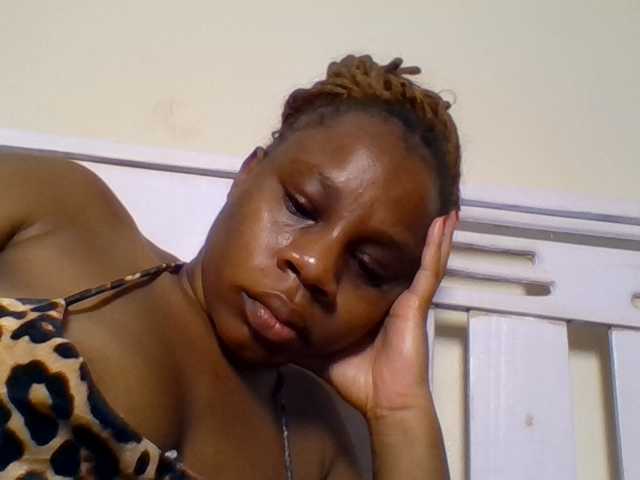 Ebonitah live cam on BongaCams