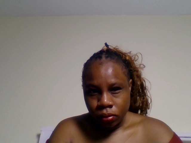 Ebonitah live cam on BongaCams