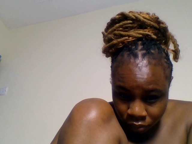 Ebonitah live cam on BongaCams