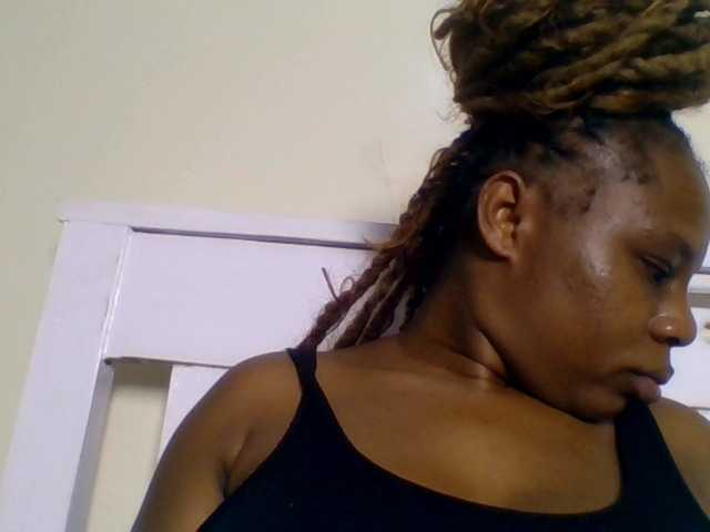 Ebonitah live cam on BongaCams