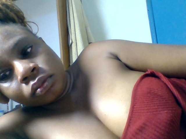Ebonitah, live now on BongaCams
