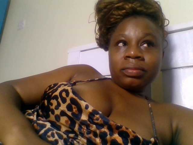 Ebonitah live cam on BongaCams