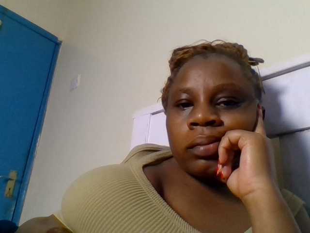 Ebonitah live cam on BongaCams