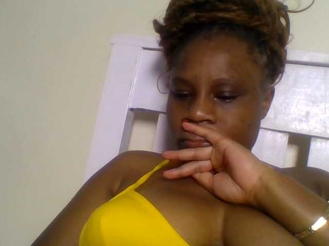 Ebonitah live cam on BongaCams