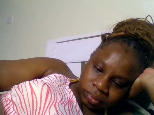 Ebonitah live cam on BongaCams