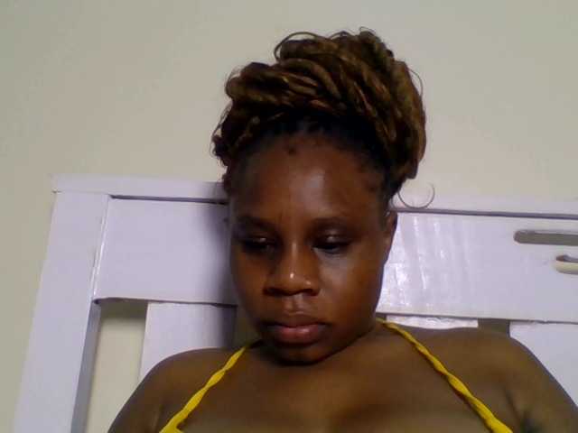 Ebonitah live cam on BongaCams