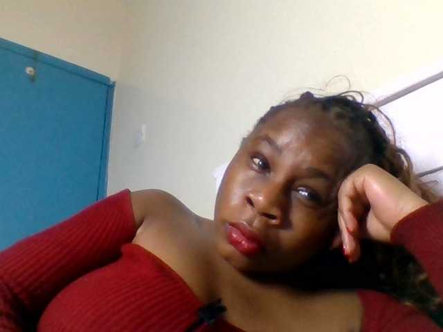 Ebonitah live cam on BongaCams