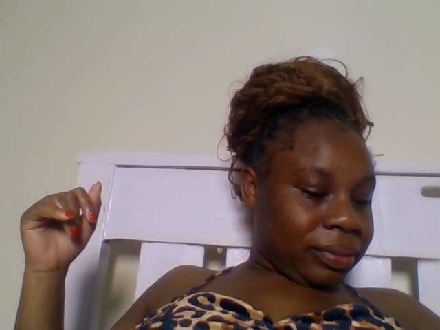 Ebonitah live cam preview