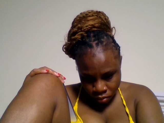 Ebonitah live cam on BongaCams