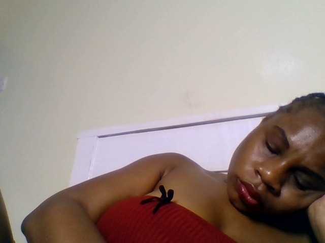 Ebonitah live cam on BongaCams