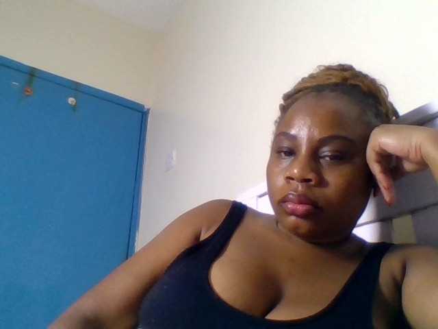 Ebonitah live cam on BongaCams
