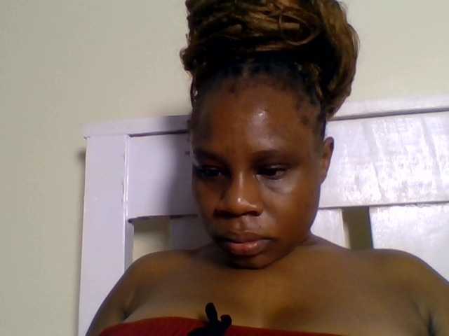 Ebonitah live cam on BongaCams
