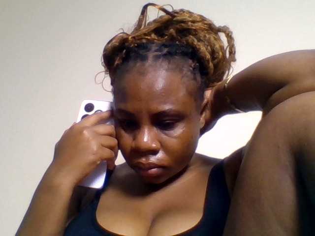Ebonitah live cam on BongaCams