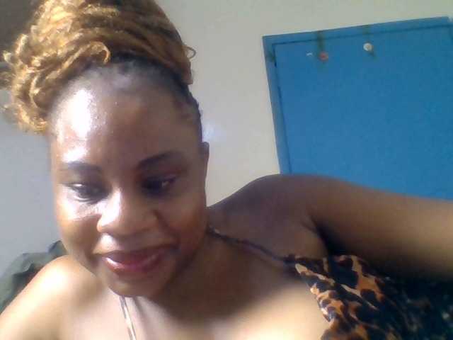 Ebonitah, en directo ahora en BongaCams