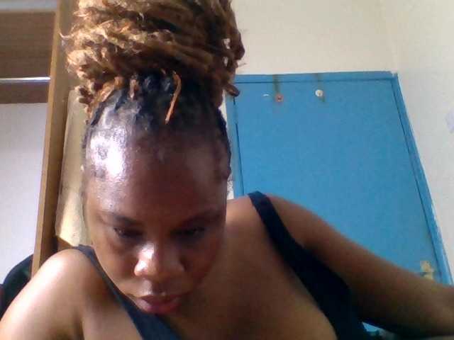 Ebonitah live cam on BongaCams