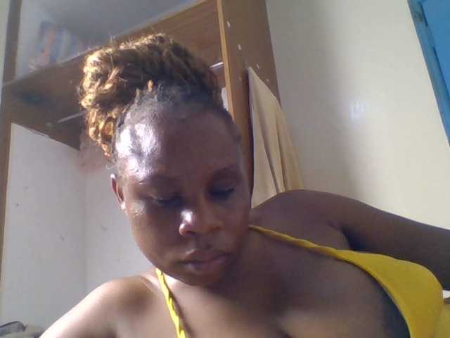 Ebonitah live cam on BongaCams