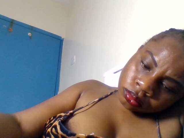 Ebonitah live cam on BongaCams