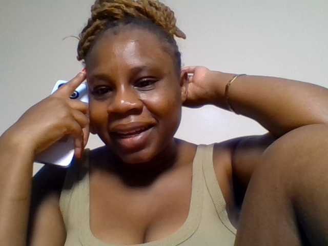 Ebonitah live cam on BongaCams