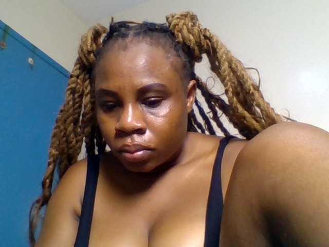 Ebonitah live cam on BongaCams