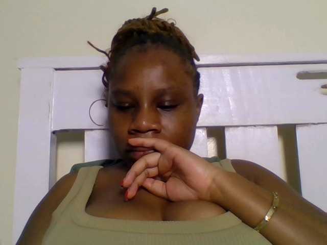 Ebonitah live cam on BongaCams