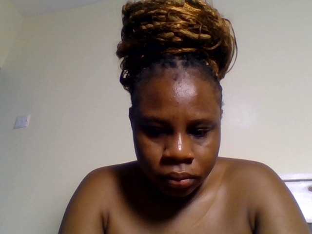 Ebonitah, en directo ahora en BongaCams