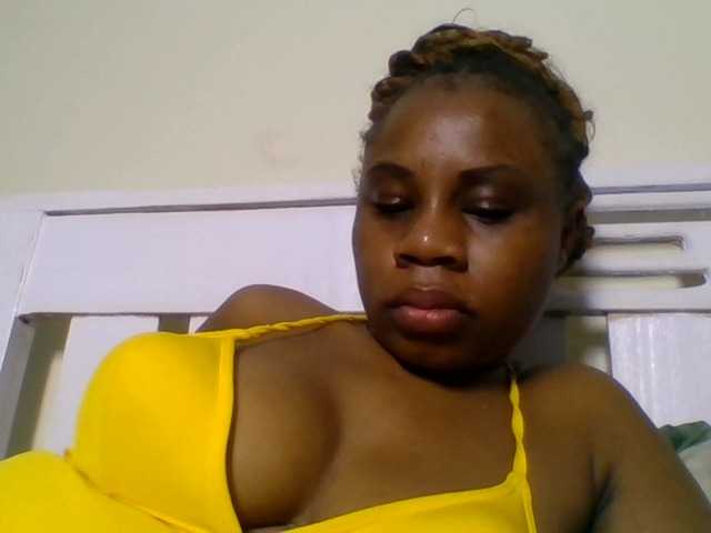 Ebonitah live cam on BongaCams