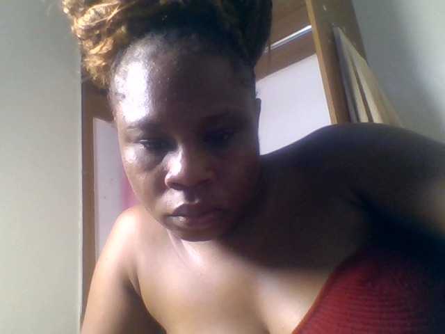 Ebonitah live cam on BongaCams