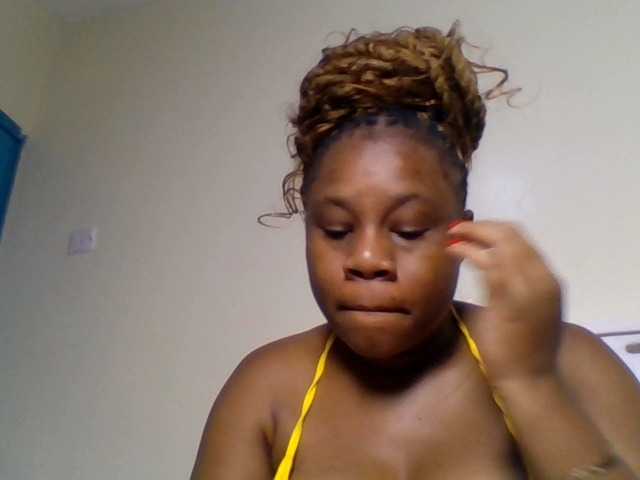 Ebonitah live cam on BongaCams