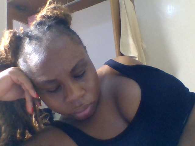 Ebonitah live cam on BongaCams