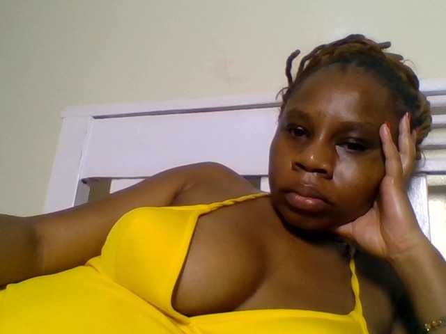 Ebonitah live cam on BongaCams