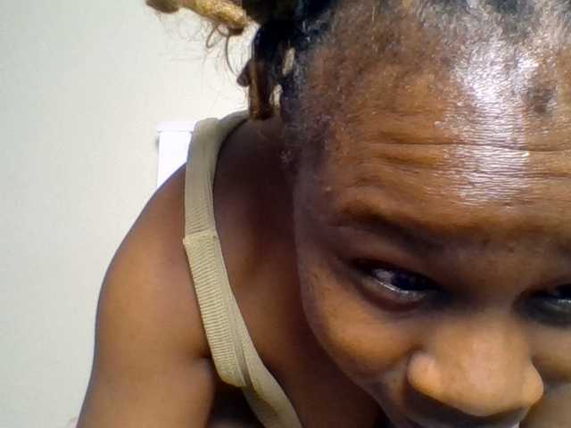 Ebonitah live cam on BongaCams