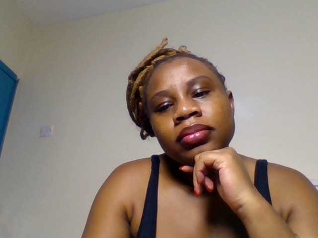 Ebonitah live cam on BongaCams