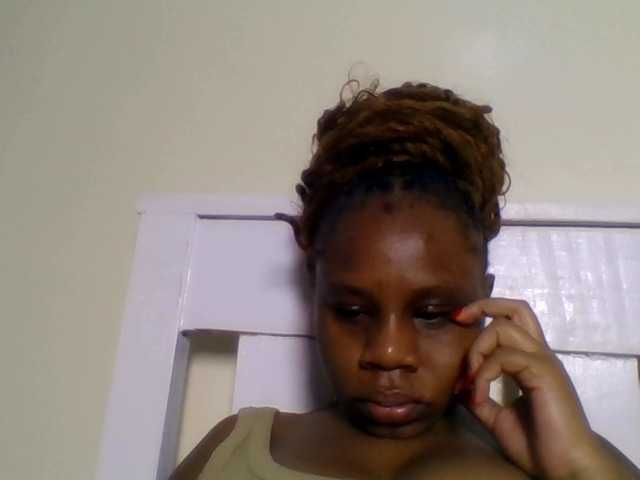 Ebonitah live cam on BongaCams