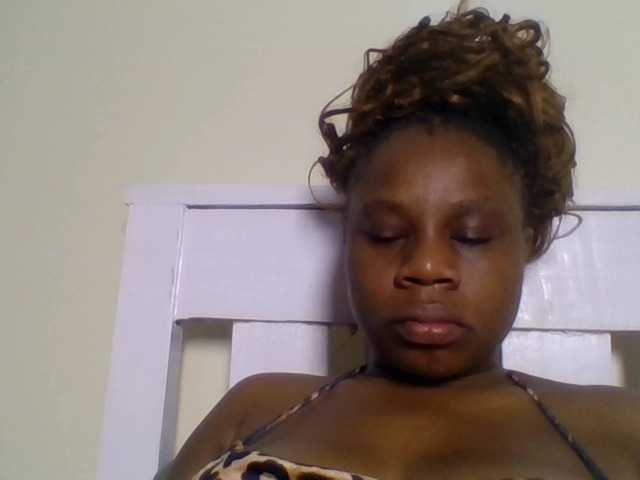 Ebonitah live cam on BongaCams