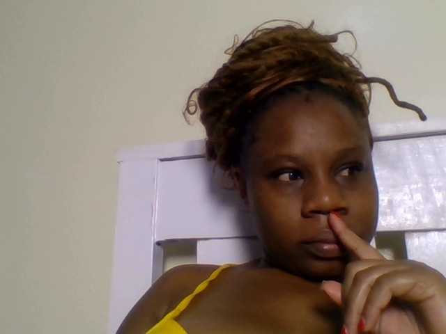 Ebonitah live cam preview
