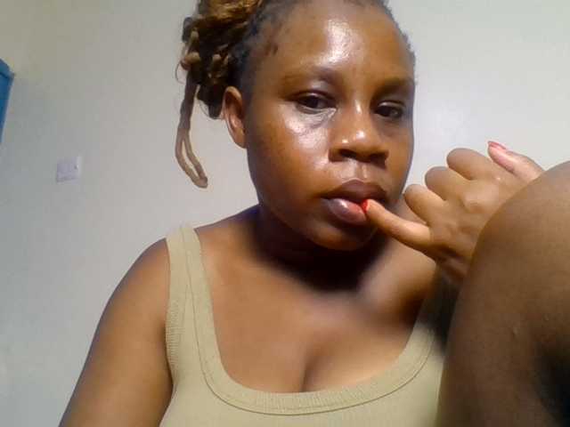 Ebonitah live cam on BongaCams