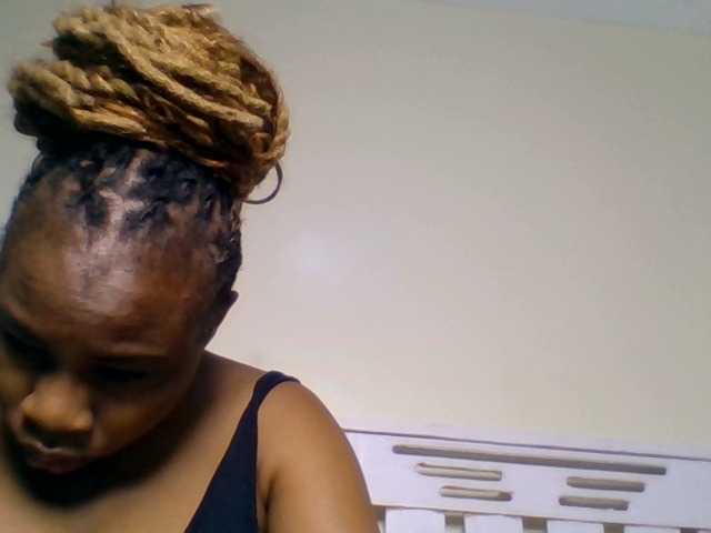 Ebonitah live cam on BongaCams