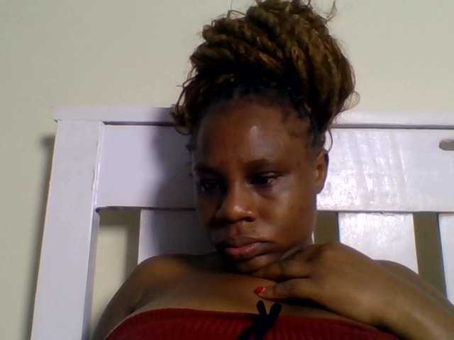 Ebonitah live cam on BongaCams