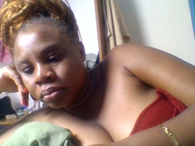 Ebonitah live cam on BongaCams