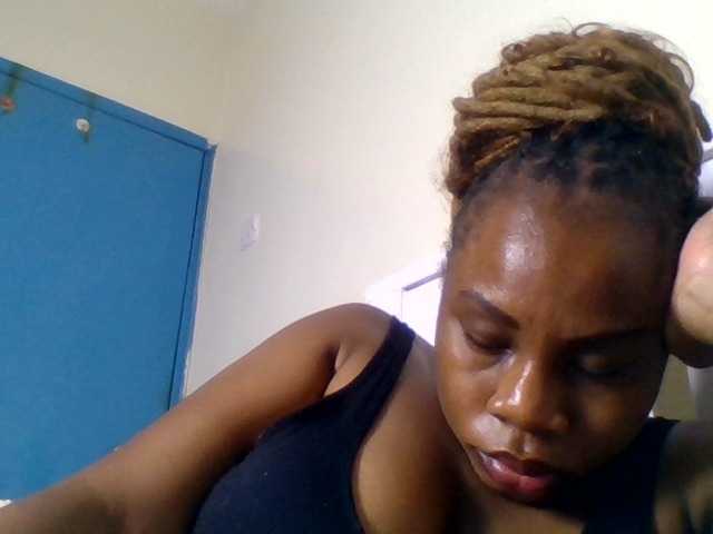 Ebonitah live cam on BongaCams
