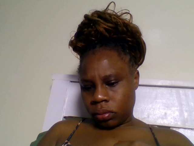 Ebonitah live cam on BongaCams