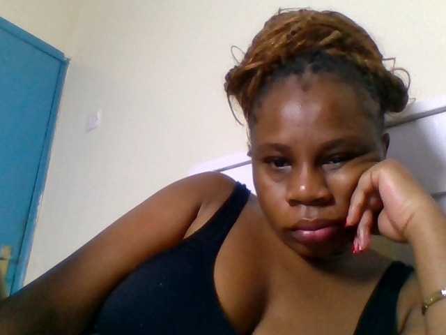 Ebonitah live cam on BongaCams