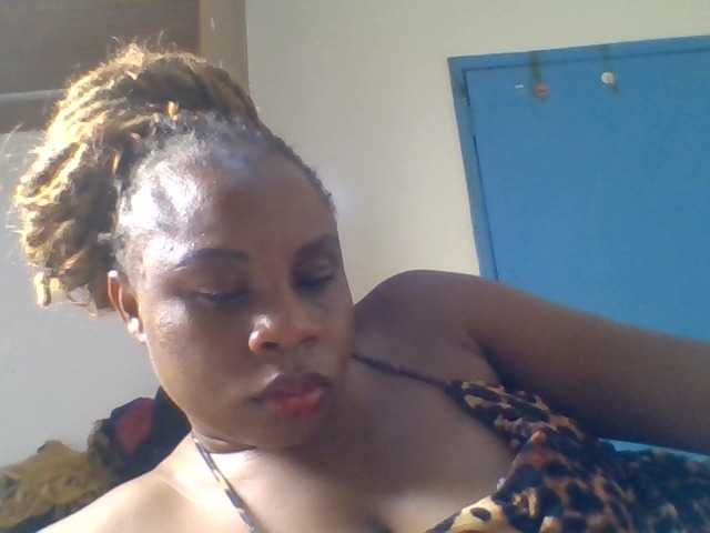 Ebonitah live cam on BongaCams